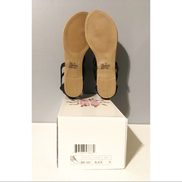 Olivia Miller Black Sandals, NEW - Picture 6 of 6